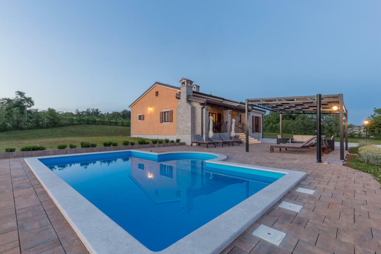 Vila Elida Pazin Ngoại thất bức ảnh